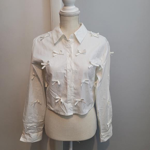 Wild Fable White Button Down Shirt with Bow Accents - Picture 2 of 8
